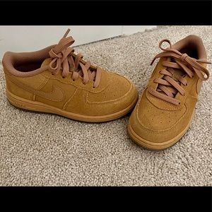 Boys Nike shoes size 10